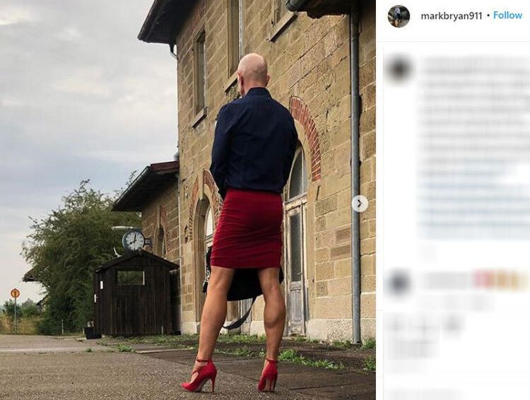 Topuklu ayakkabı ve etek giyerek işe gidiyor! - Sayfa 15