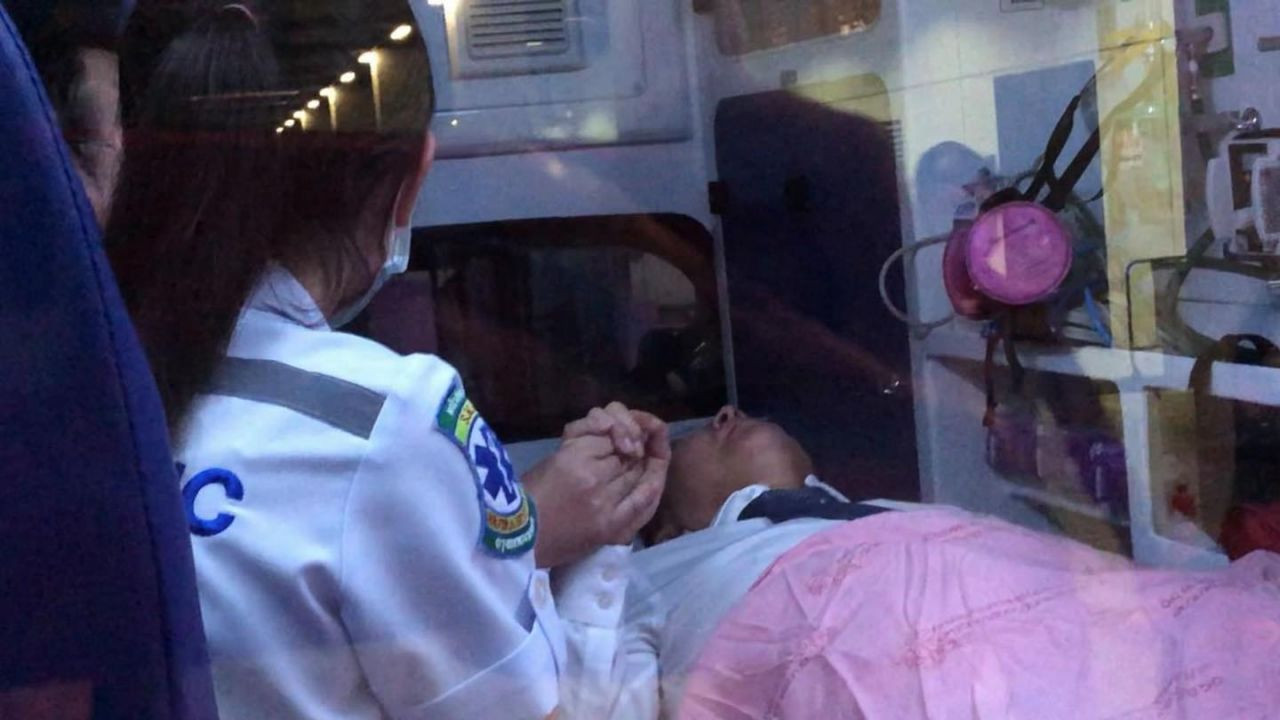 Muhalefet milletvekili bıçakla kolunu kesti - Sayfa 9