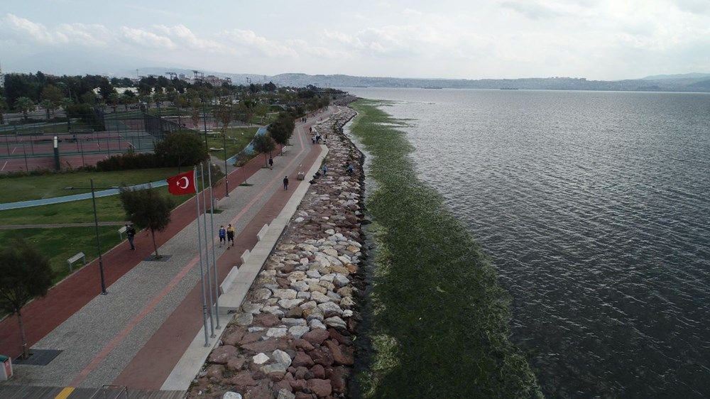 İzmir sahilini kötü koku sardı - Sayfa 6