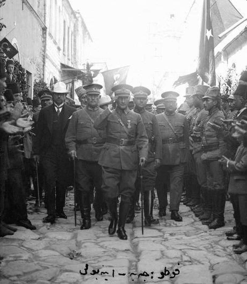 Cumhuriyet'e giden yolun ilk durağı - Sayfa 9