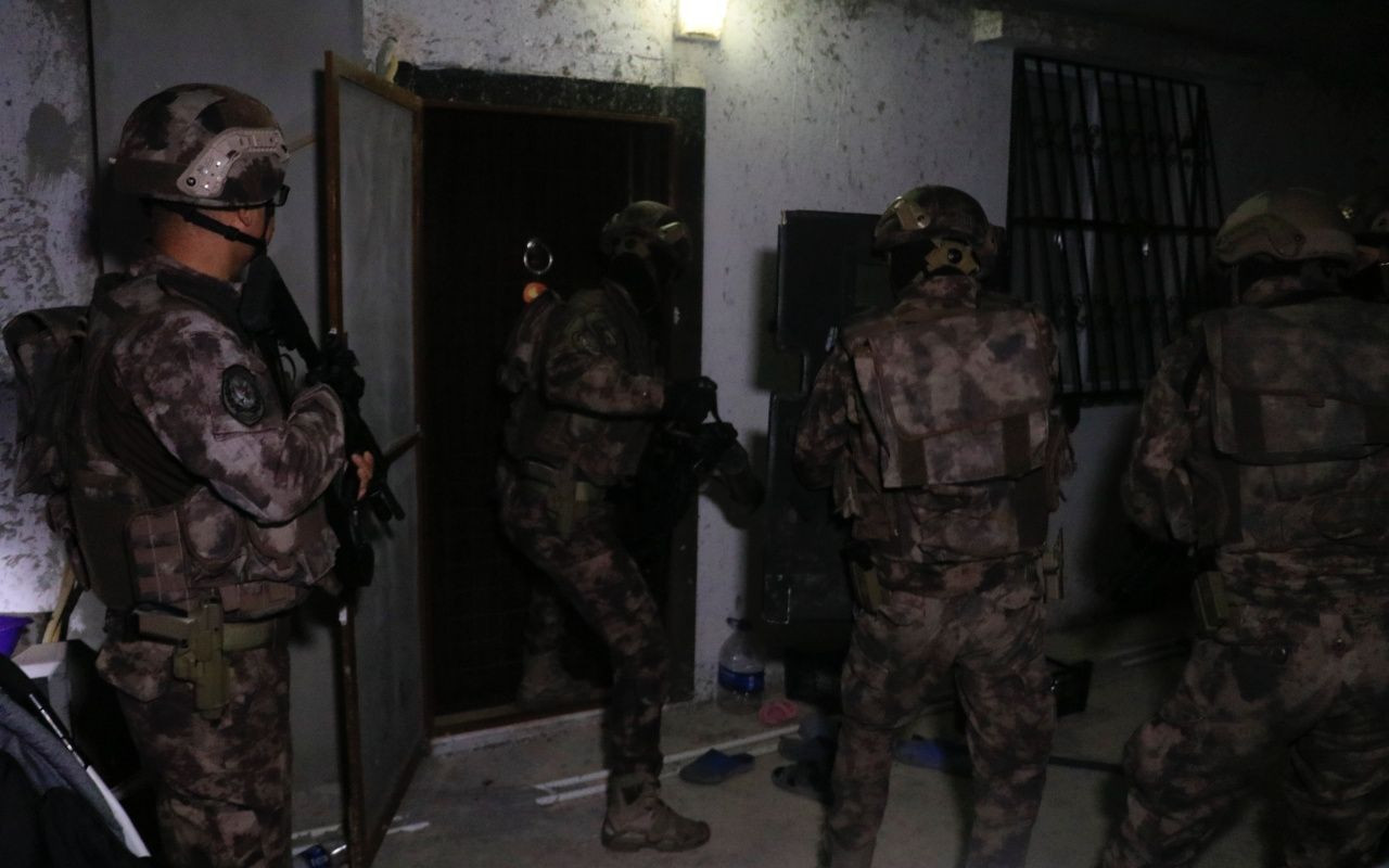 Özel harekat şafak vakti kapıya dayandı - Sayfa 7