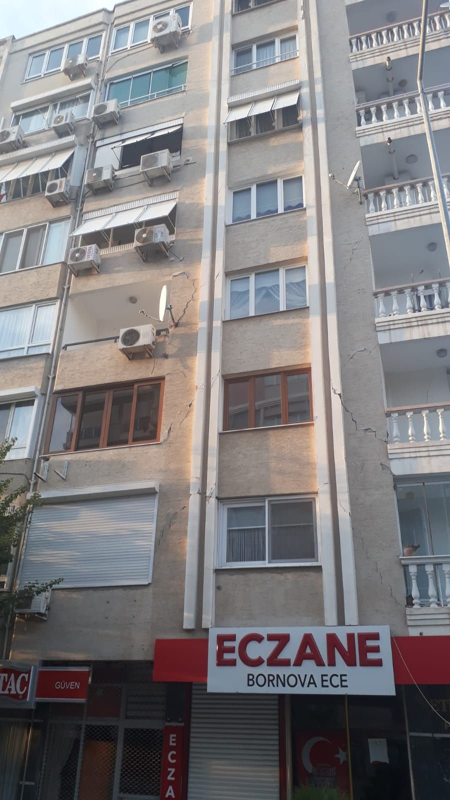 17 binada arama kurtarma çalışmaları sürüyor - Sayfa 22