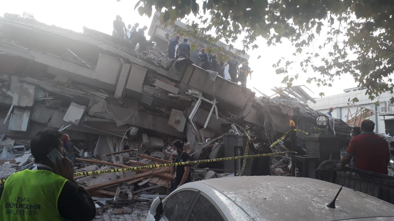 17 binada arama kurtarma çalışmaları sürüyor - Sayfa 7