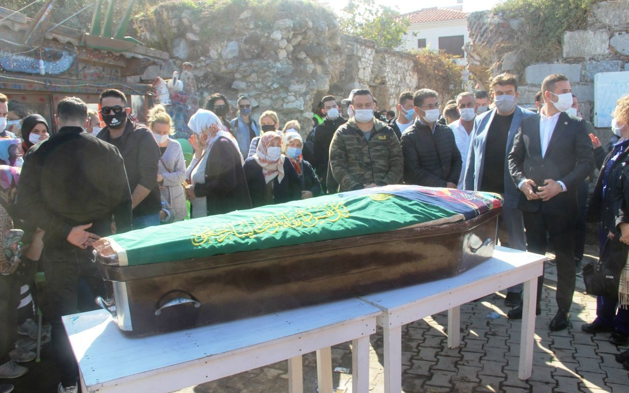 Tsunamide ölen yaşlı kadına veda - Sayfa 6