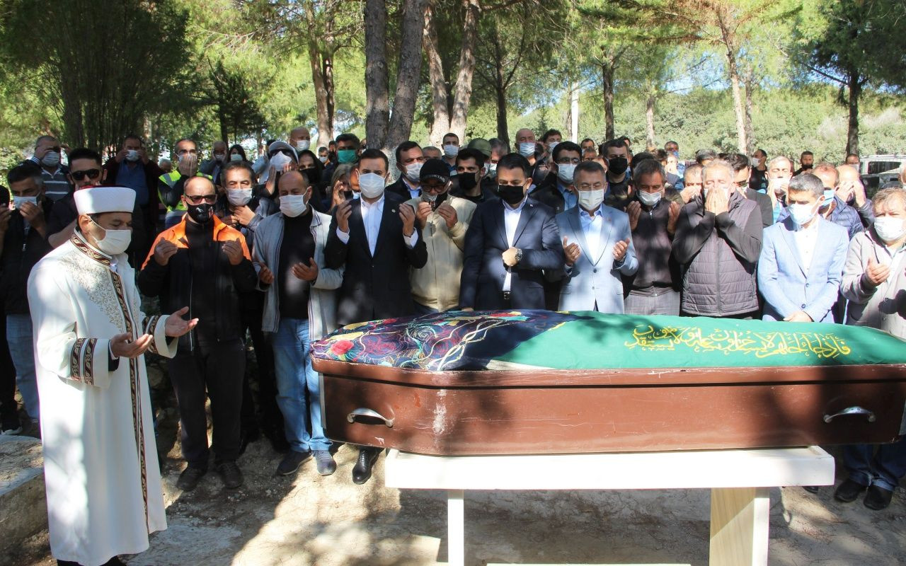 Tsunamide ölen yaşlı kadına veda - Sayfa 11