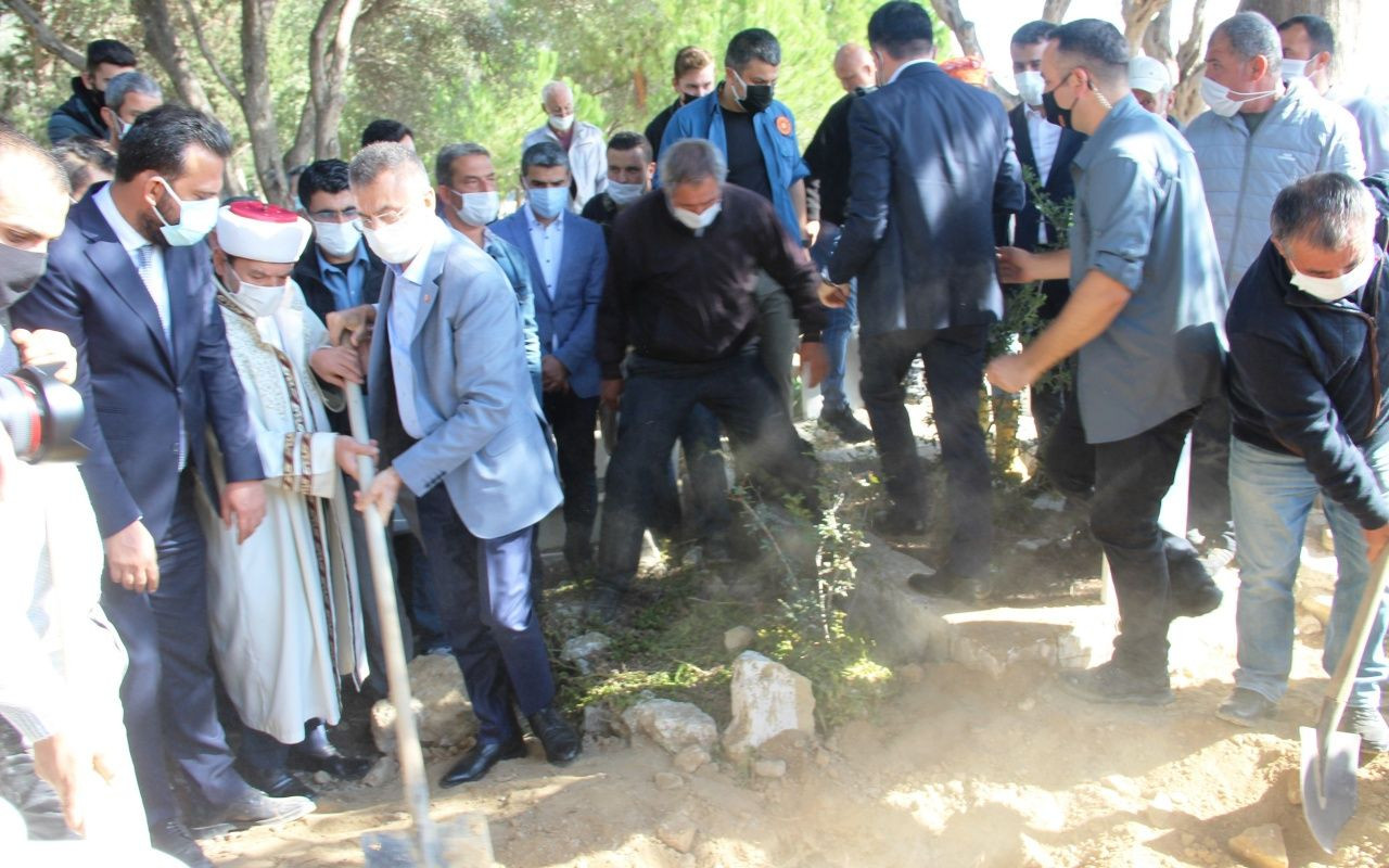 Tsunamide ölen yaşlı kadına veda - Sayfa 13