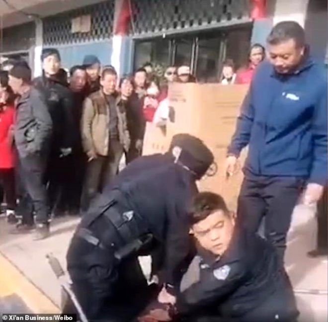 Tartıştığı karısını sokak ortasında kafasını kaldırım taşıyla ezerek öldürdü! - Sayfa 6