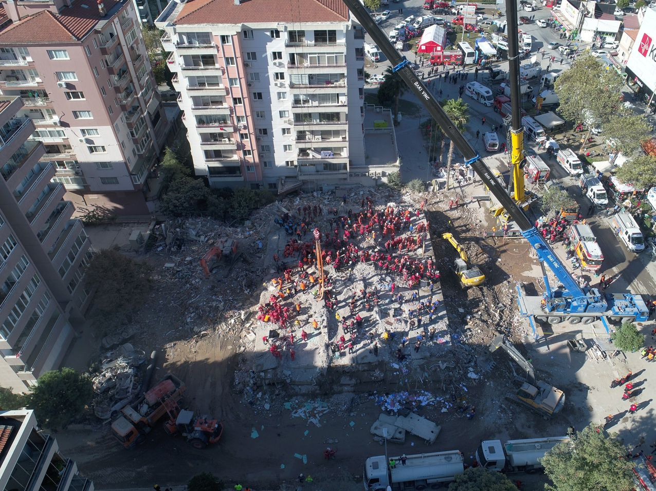 İzmir depreminin simgesi olacak fotoğraf enkazdan çıktı! - Sayfa 6