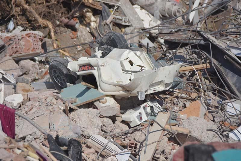 Binalardan çıkan enkaz, özel alanda muhafazaya alındı! - Sayfa 6