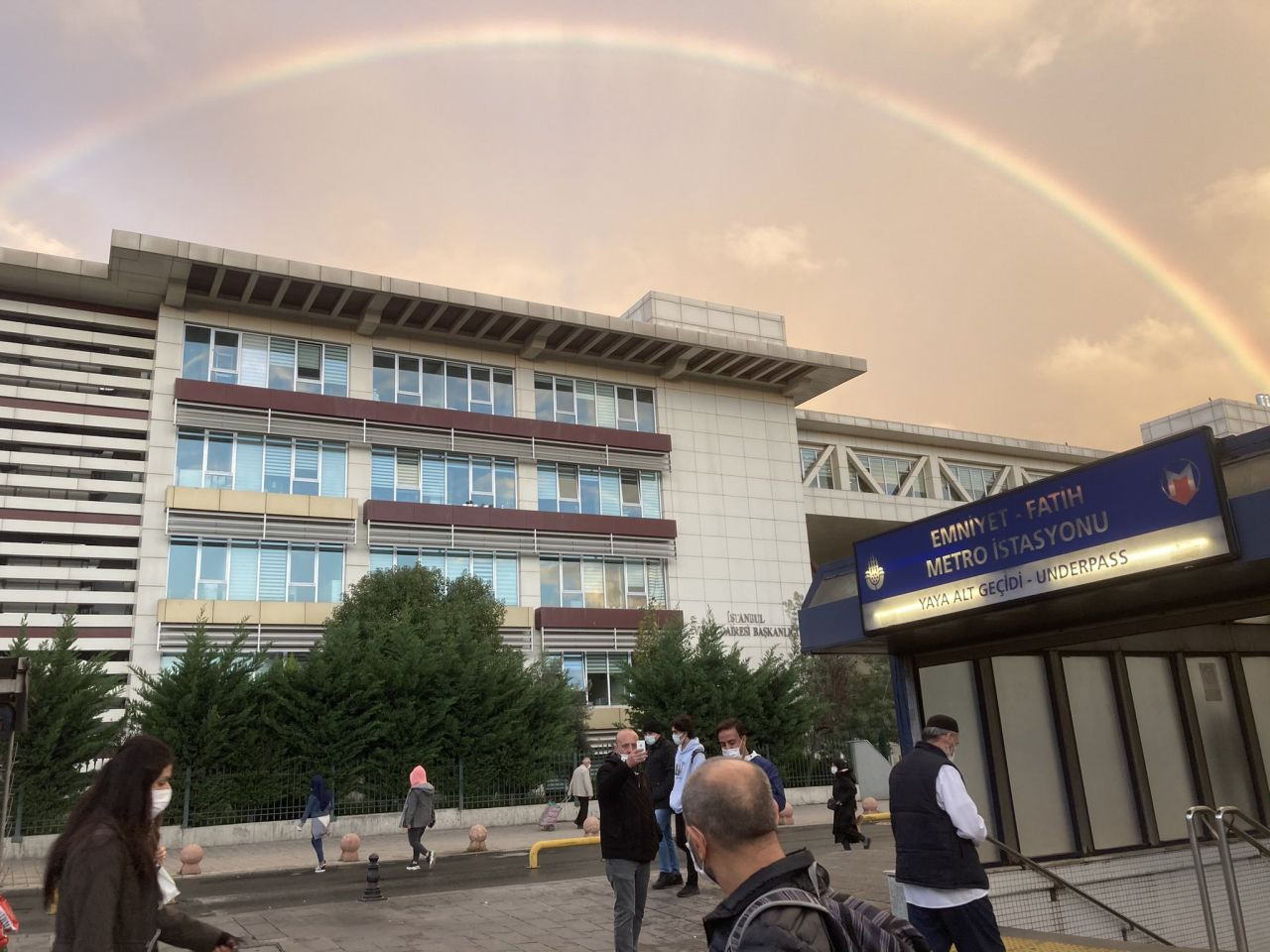 Gökkuşağı İstanbul'u kuşak gibi sardı - Sayfa 9