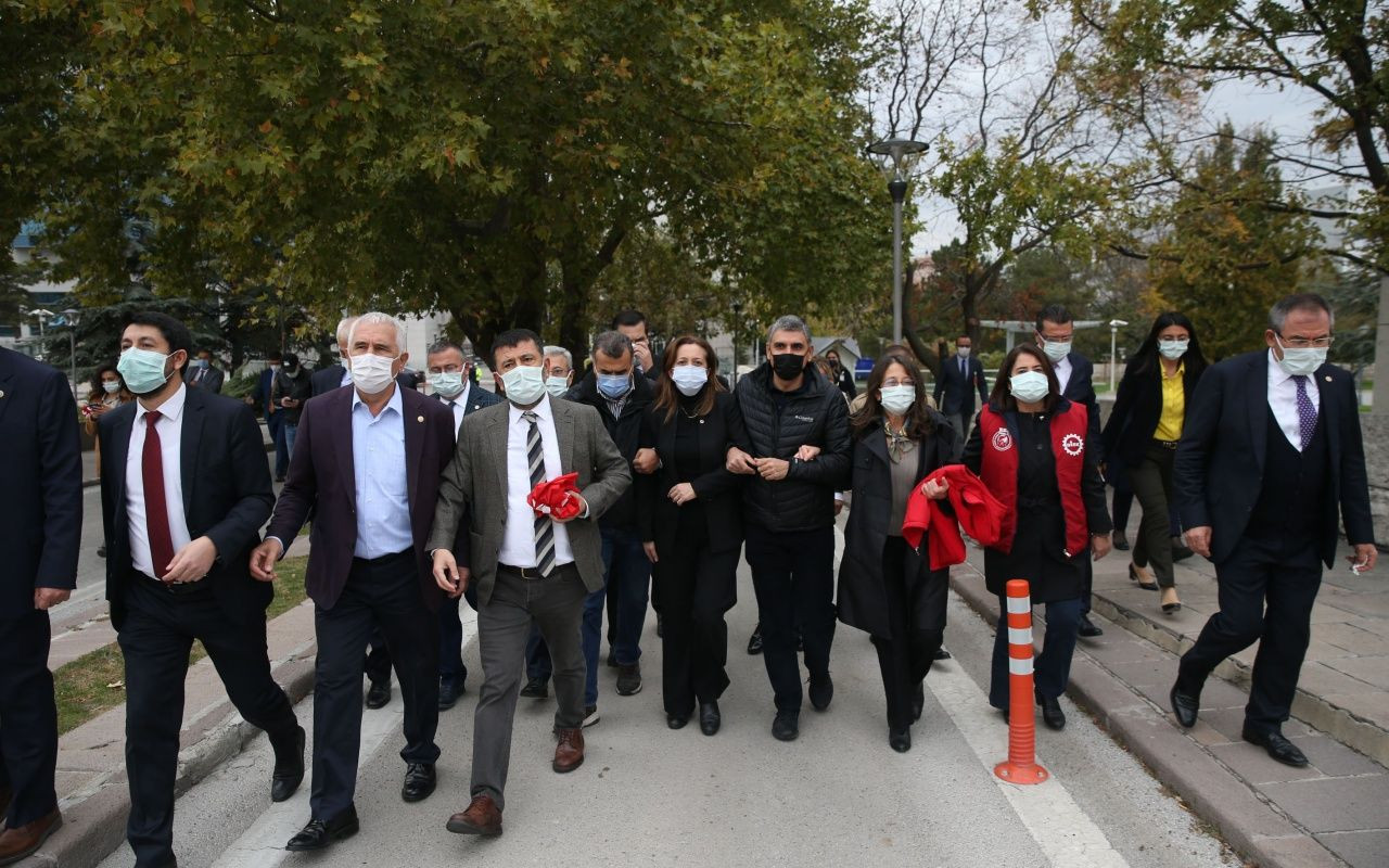CHP'li vekiller TBMM'ye bir grubu sokmak isteyince arbede çıktı - Sayfa 7