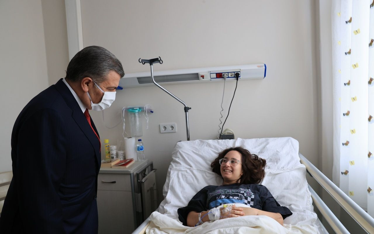Bakan Koca'dan yaralı depremzedelere ziyaret - Sayfa 10