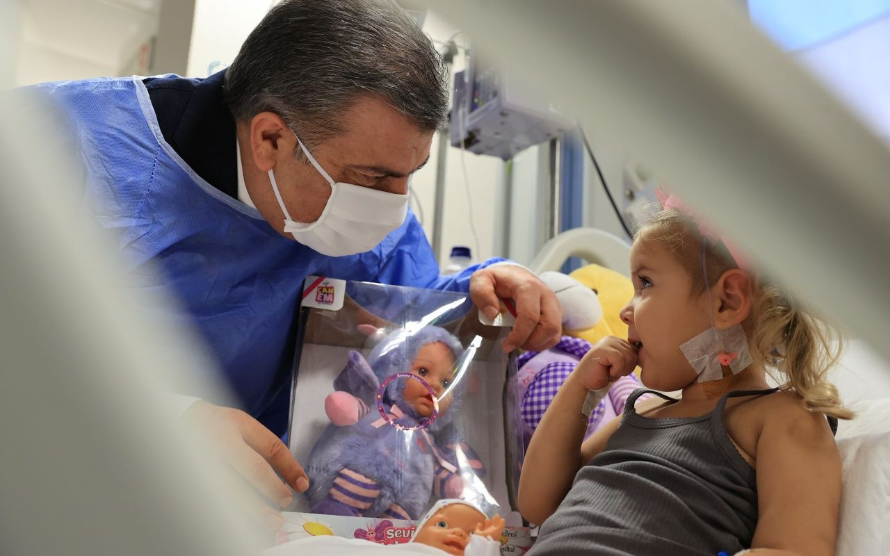 Bakan Koca'dan yaralı depremzedelere ziyaret - Sayfa 12