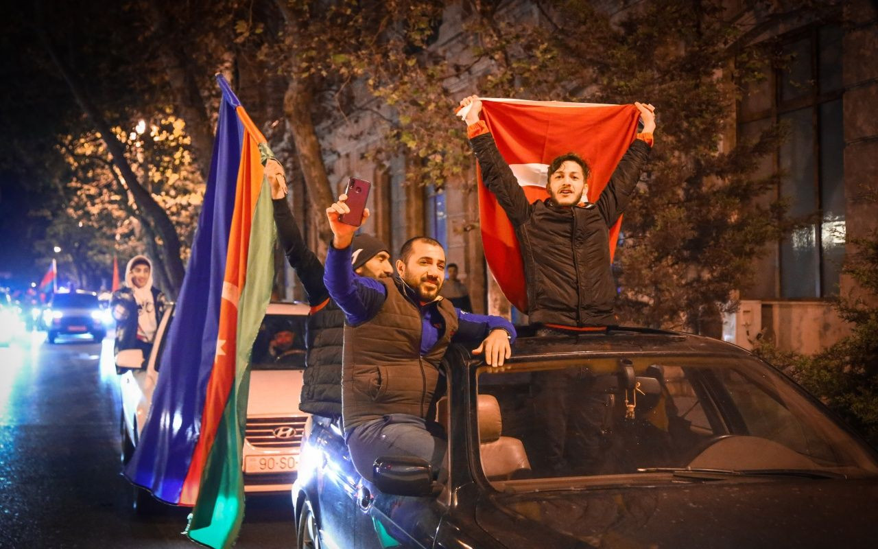 Azerbaycan halkı sevinçten uyuyamadı - Sayfa 27
