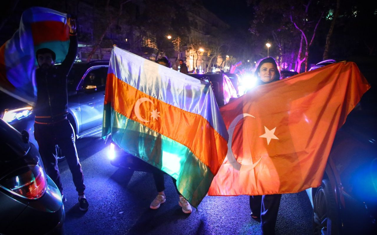 Azerbaycan halkı sevinçten uyuyamadı - Sayfa 21