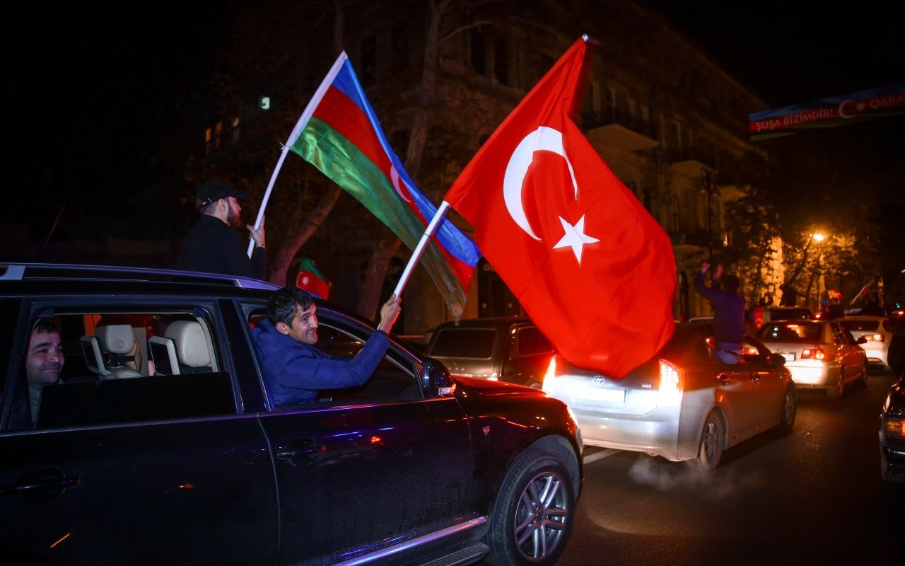 Azerbaycan halkı sevinçten uyuyamadı - Sayfa 30