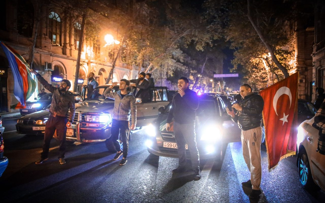 Azerbaycan halkı sevinçten uyuyamadı - Sayfa 25