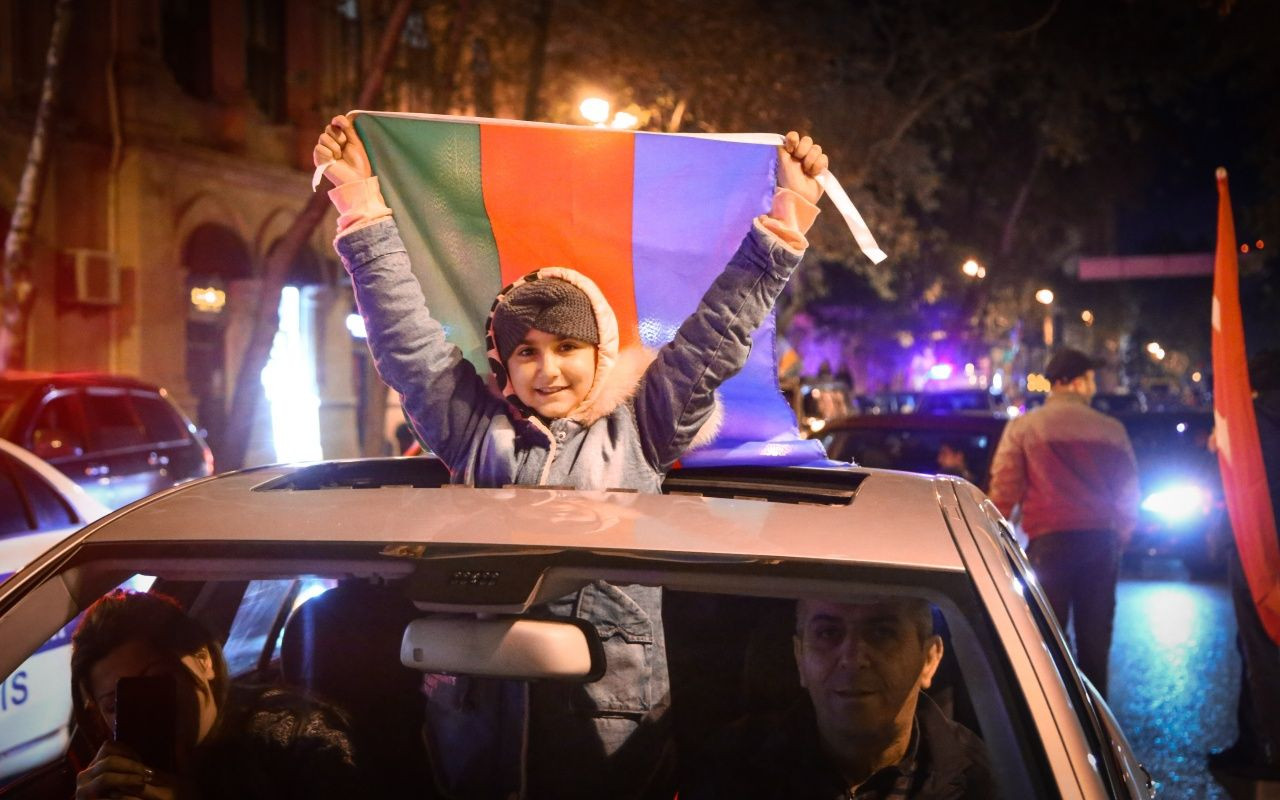 Azerbaycan halkı sevinçten uyuyamadı - Sayfa 24