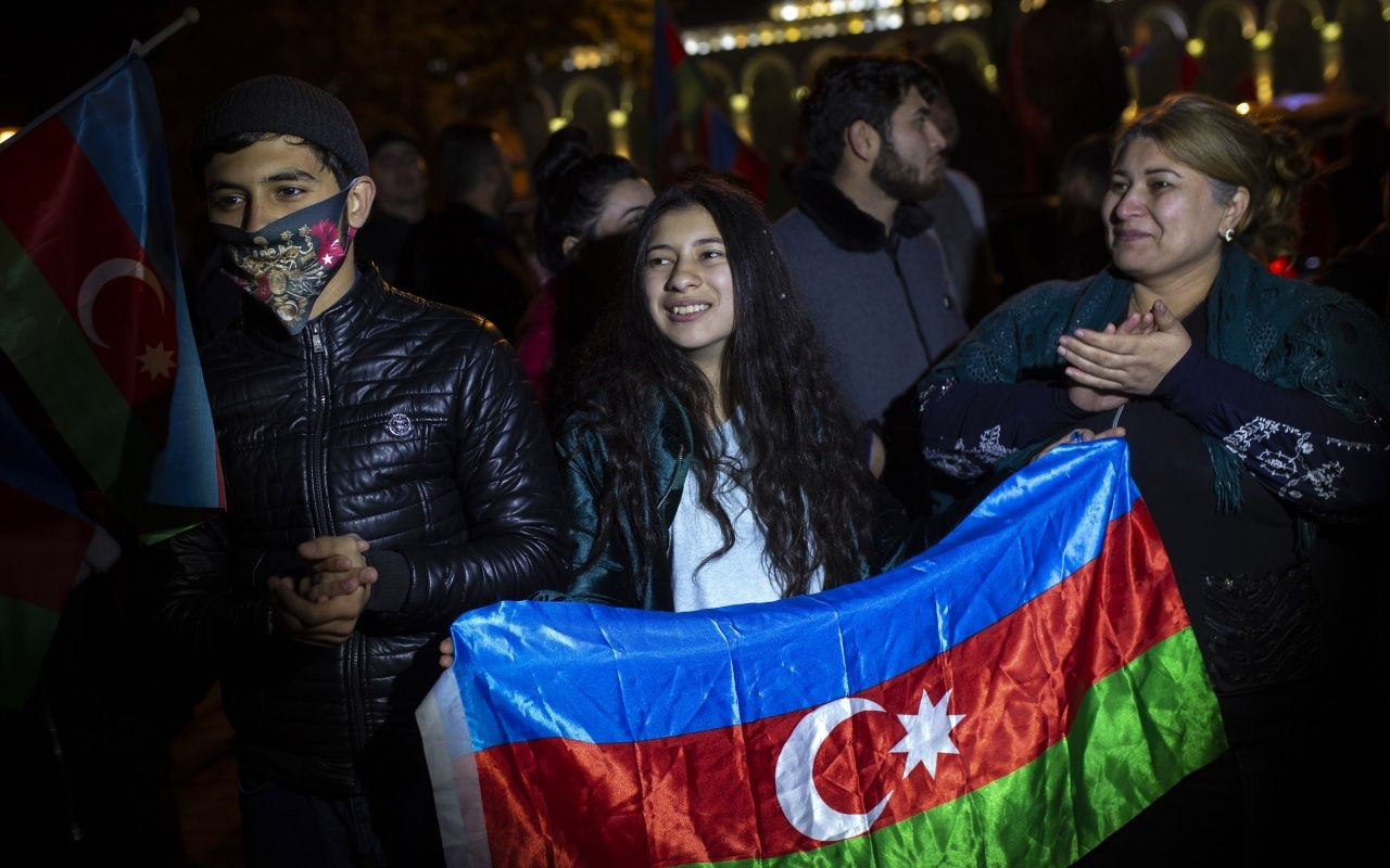 Azerbaycan halkı sevinçten uyuyamadı - Sayfa 9