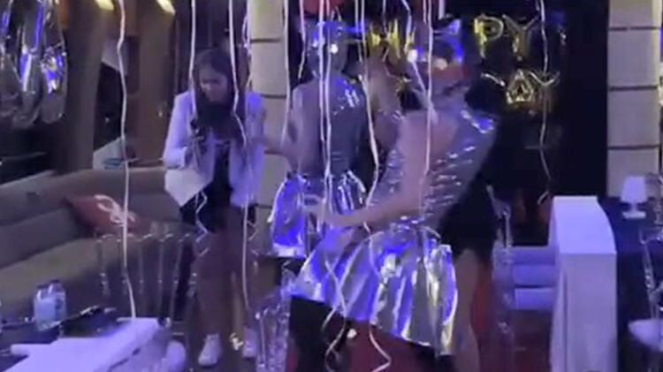 Lüks yatta parti! Böyle görüntülendiler... - Sayfa 6