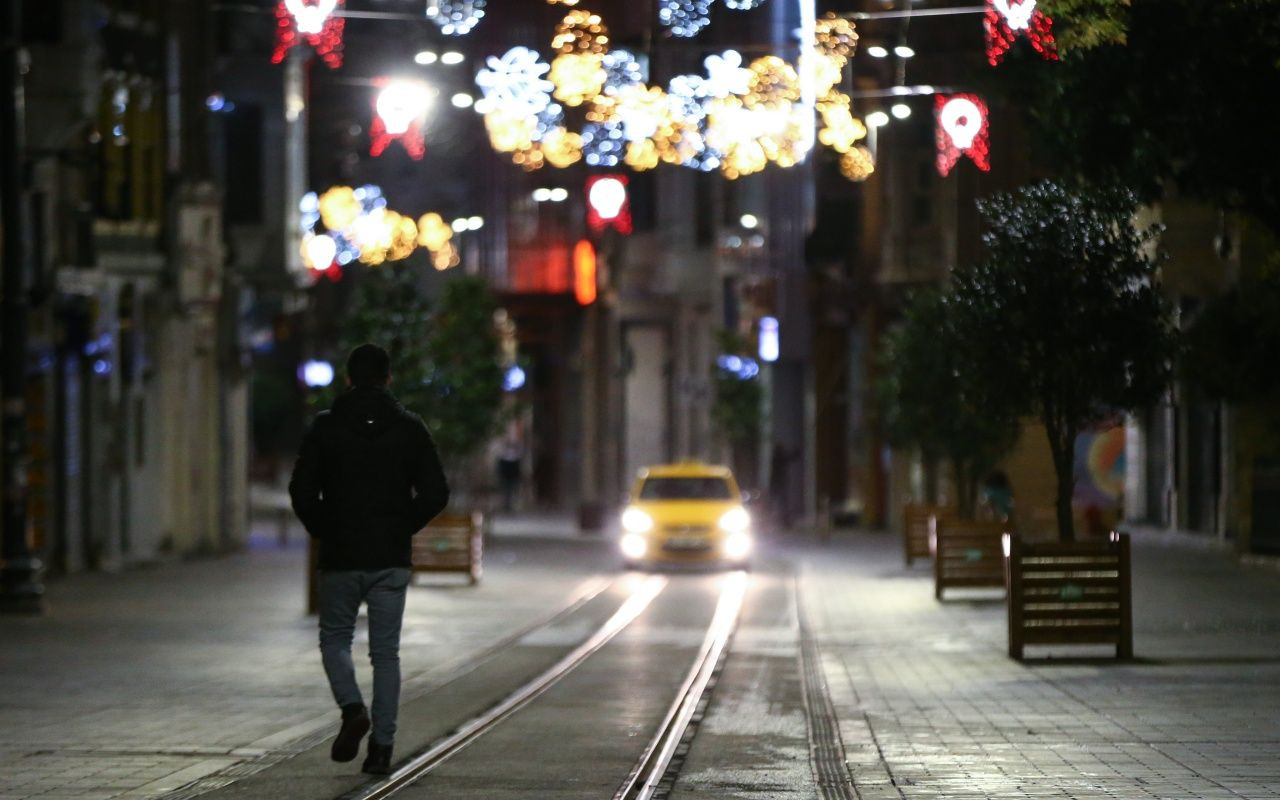 İstanbullu kendisini sokağa attı - Sayfa 8