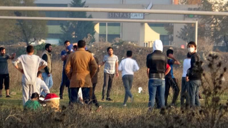 Kısıtlamada futbol maçı yapanlar polisi görünce böyle kaçtı! - Sayfa 7