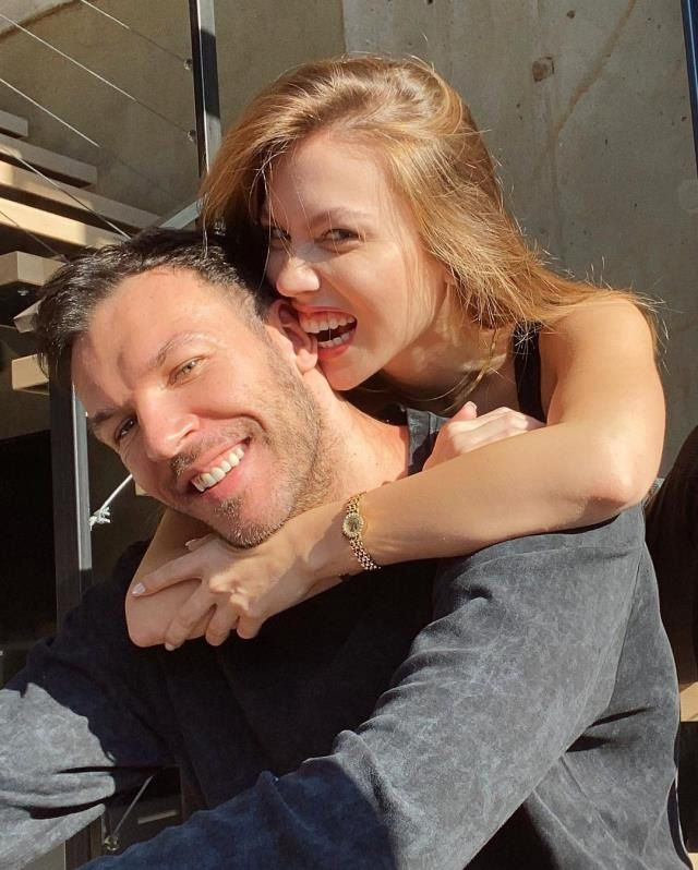 Duygu Özaslan, Can Maxim Mutaf'la verdiği pozları "Seninle karantina" notuyla paylaştı - Sayfa 5