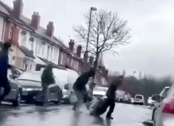 Markette genç kıza cinsel organını gösteren adamı linç ettiler! - Sayfa 8