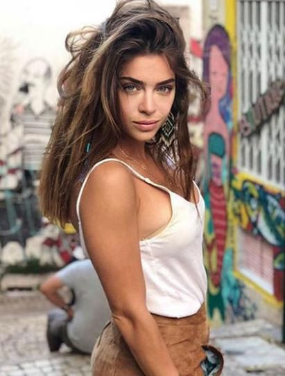 Öykü Çelik: Ergenliğim sert geçti... Erkek gibiydim! - Sayfa 10