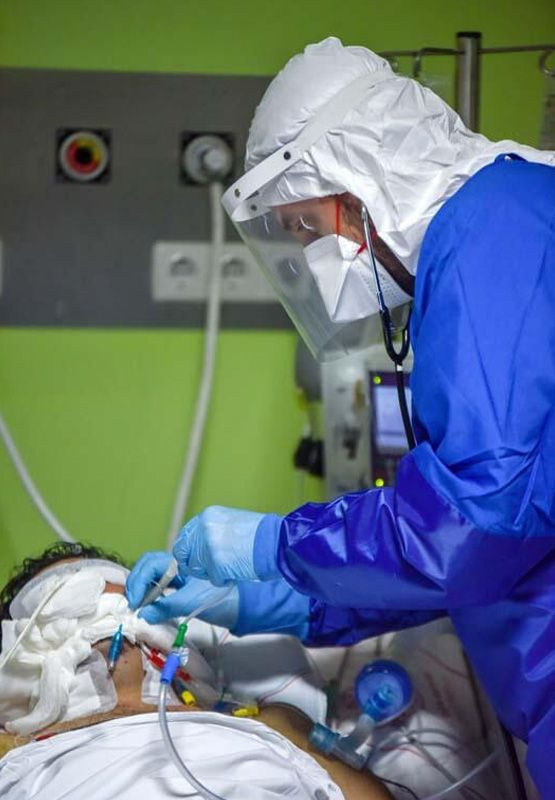 Hastasının son isteğini yerine getirdiğini, kendisi de koronayı yenince öğrendi... - Sayfa 5