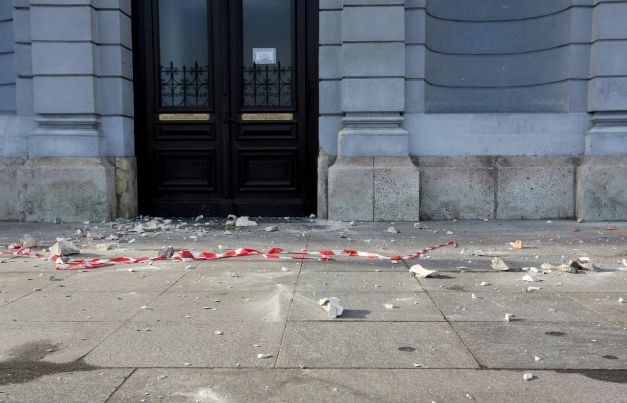 Ülkenin birçok yerinde ağır hasar var... - Sayfa 29