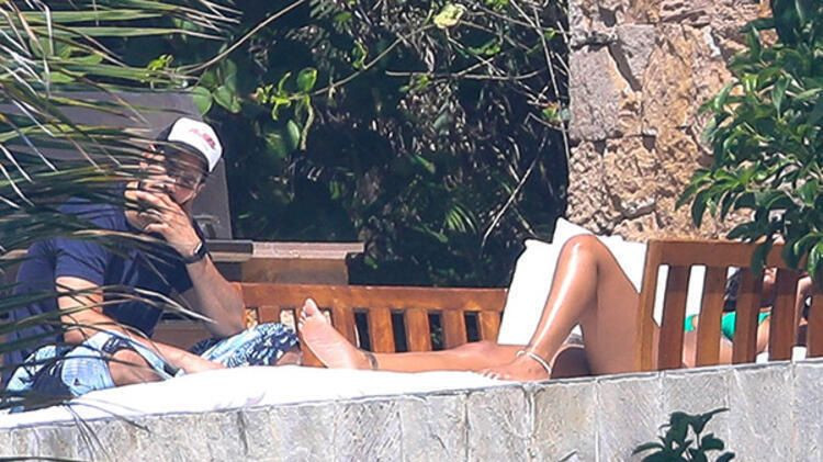 Rihanna sevgilisi ASAP Rocky'i Barbados'a götürdü! - Sayfa 11