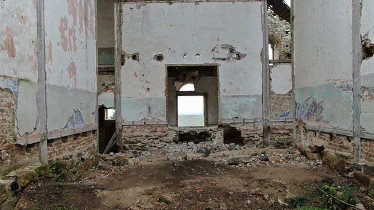 250 yıllık manastır şapeli defineci kazıları nedeniyle yıkıldı! - Sayfa 16