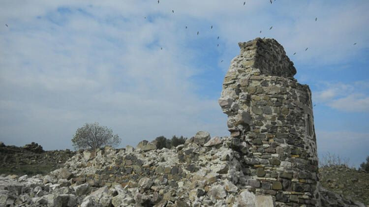 250 yıllık manastır şapeli defineci kazıları nedeniyle yıkıldı! - Sayfa 6