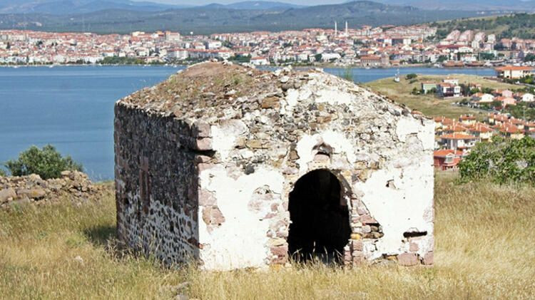 250 yıllık manastır şapeli defineci kazıları nedeniyle yıkıldı! - Sayfa 8