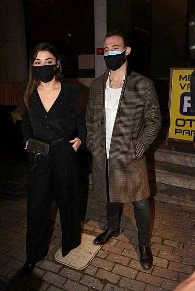 Hande Erçel araba pozlarını paylaştı! Kerem Bürsin o haberleri ti'ye aldı... - Sayfa 6