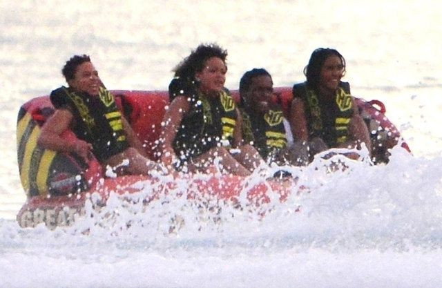 Kendi iç çamaşır markasının tanıtımını yapan Rihanna izleyenleri büyüledi! - Sayfa 10