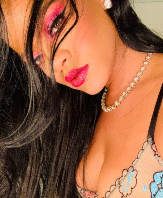 Kendi iç çamaşır markasının tanıtımını yapan Rihanna izleyenleri büyüledi! - Sayfa 14