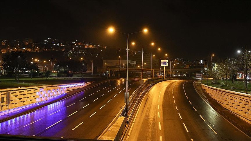 Sokağa çıkma kısıtlaması başladı - Sayfa 9