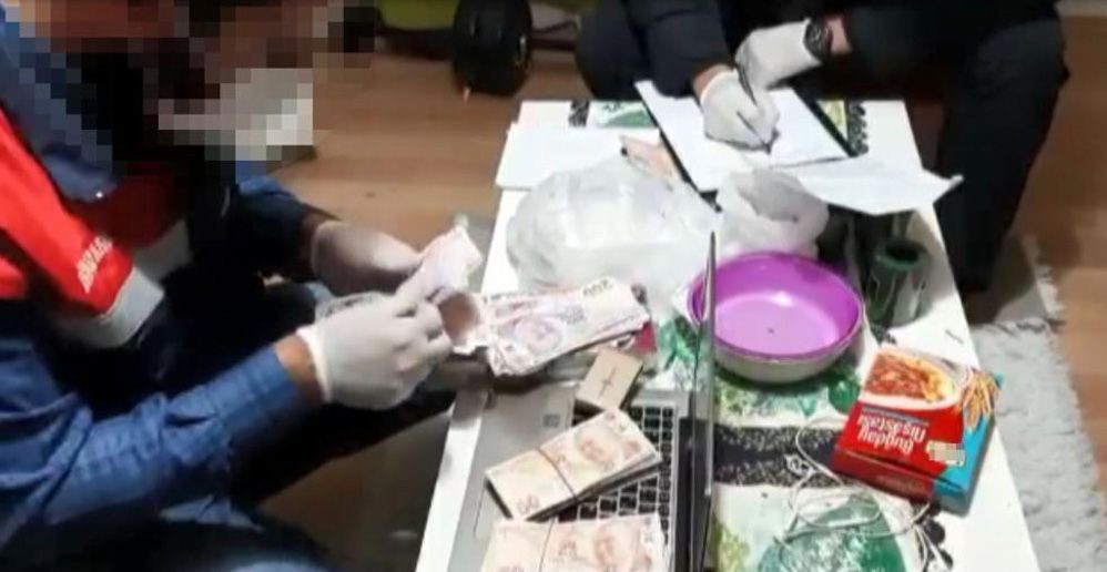 Üstü emlakçı, altı uyuşturucu serası! Polisin operasyonu kamerada... - Sayfa 7