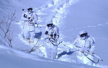 PKK'nın gizli toplantı merkezi dahil 50 hedef vuruldu - Sayfa 17