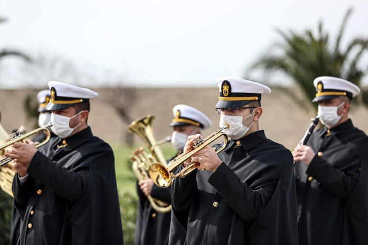 Akdeniz ve Karadeniz'de komuta Türkiye'de - Sayfa 11