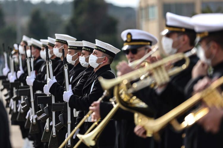 Akdeniz ve Karadeniz'de komuta Türkiye'de - Sayfa 13