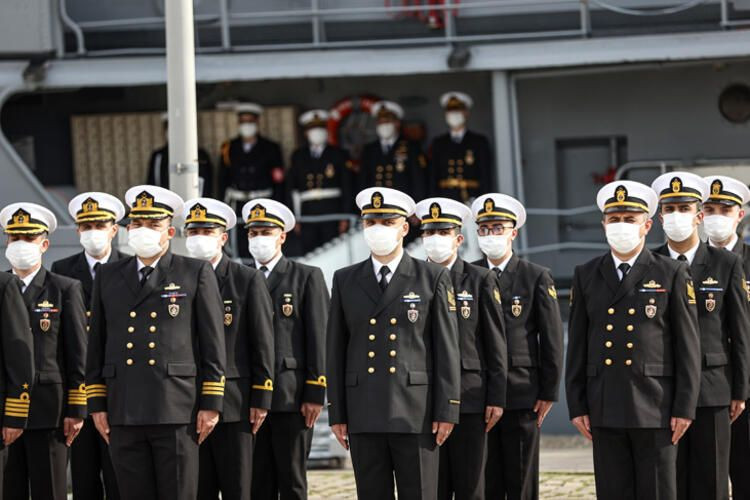 Akdeniz ve Karadeniz'de komuta Türkiye'de - Sayfa 8