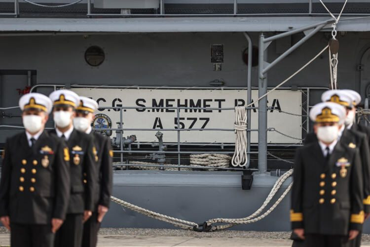 Akdeniz ve Karadeniz'de komuta Türkiye'de - Sayfa 9