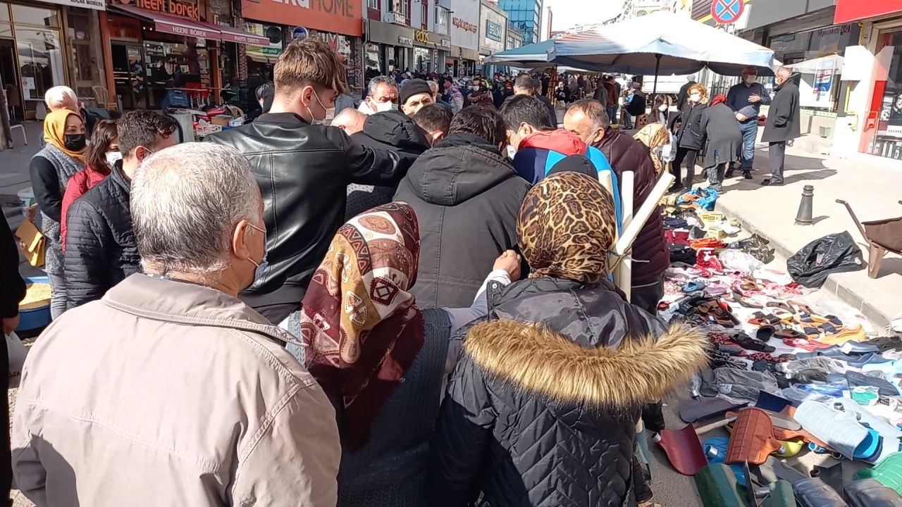 Ücretsiz maskeyi duyan koştu: İzdiham yaşandı - Sayfa 1