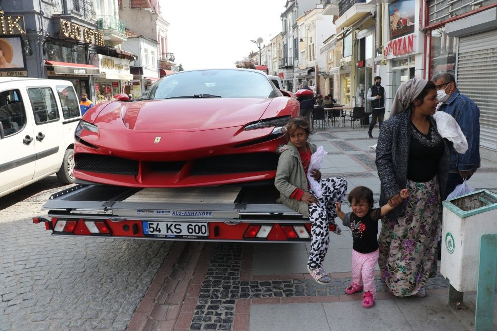 Kırmızı Ferrari Edirne'yi karıştırdı! - Sayfa 6