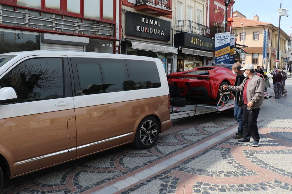 Kırmızı Ferrari Edirne'yi karıştırdı! - Sayfa 7