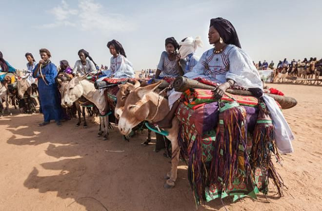 Görülmemiş festival! Evli kadınlar ikinci eşlerini seçiyor... - Sayfa 9