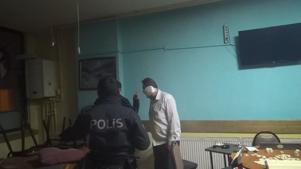 Bu kadarı da pes! Baskında yakalanınca tuvalet kağıdını maske yaptı... - Sayfa 5